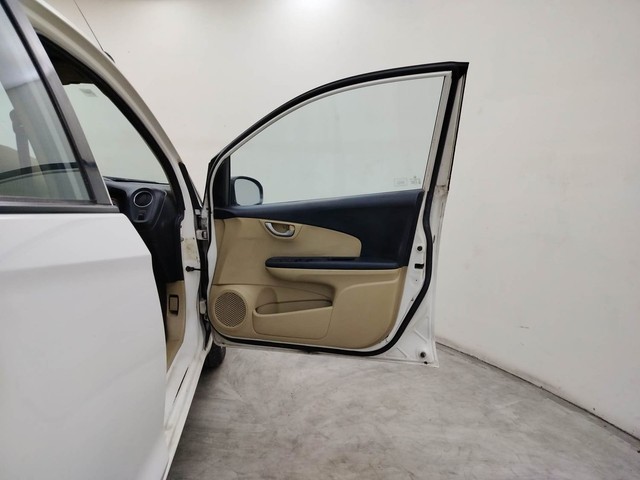 Second-hand 2014 Honda Brio VX for sale in Coimbatore-16