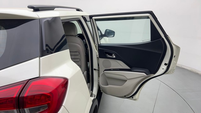 Second-hand 2022 Mahindra XUV300 W8 Opt for sale in Gurgaon-27