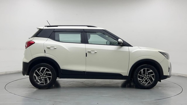 Second-hand 2022 Mahindra XUV300 W8 Opt for sale in Gurgaon-2