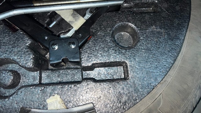 Second-hand 2022 Mahindra XUV300 W8 Opt for sale in Gurgaon-21