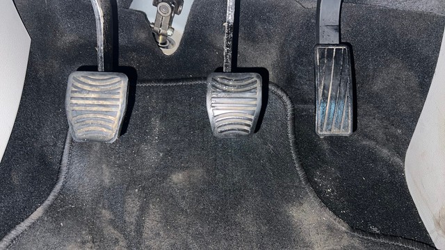 Second-hand 2022 Mahindra XUV300 W8 Opt for sale in Gurgaon-14