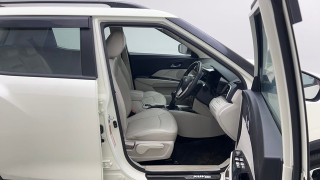 Second-hand 2022 Mahindra XUV300 W8 Opt for sale in Gurgaon-15