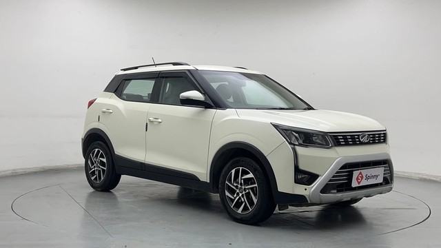 Second-hand 2022 Mahindra XUV300 W8 Opt for sale in Gurgaon-1