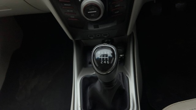 Second-hand 2022 Mahindra XUV300 W8 Opt for sale in Gurgaon-12