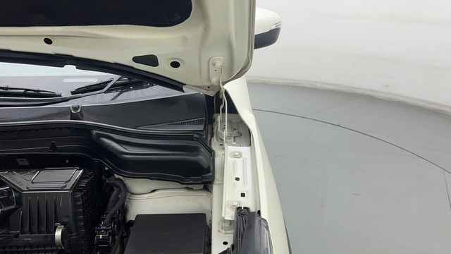 Second-hand 2022 Mahindra XUV300 W8 Opt for sale in Gurgaon-29