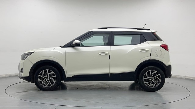 Second-hand 2022 Mahindra XUV300 W8 Opt for sale in Gurgaon-6