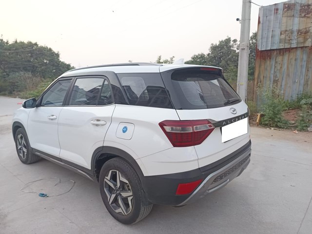 Second-hand 2024 Hyundai Alcazar Prestige 7-Seater Diesel for sale in Hyderabad-9