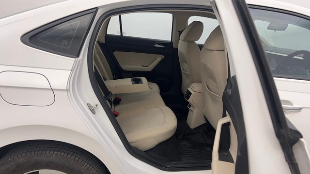 Second-hand 2023 Volkswagen Virtus Highline AT for sale in Chandigarh-29