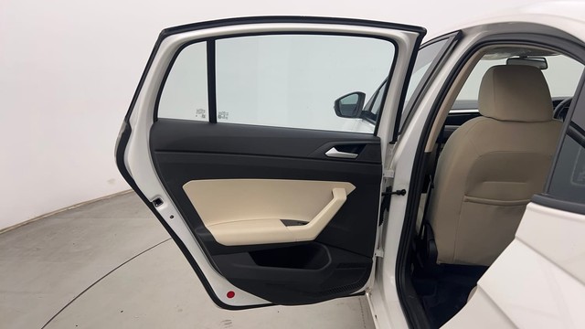 Second-hand 2023 Volkswagen Virtus Highline AT for sale in Chandigarh-28