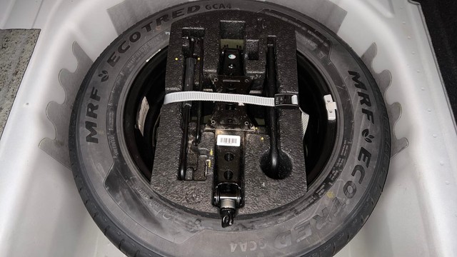 Second-hand 2023 Volkswagen Virtus Highline AT for sale in Chandigarh-21