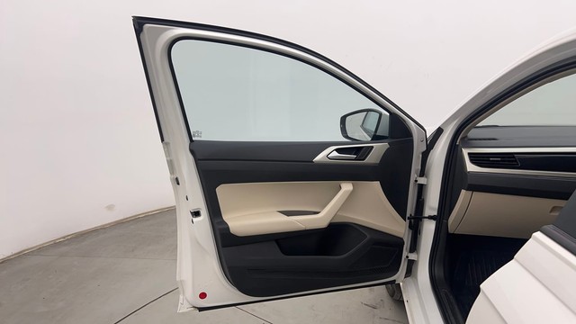 Second-hand 2023 Volkswagen Virtus Highline AT for sale in Chandigarh-32