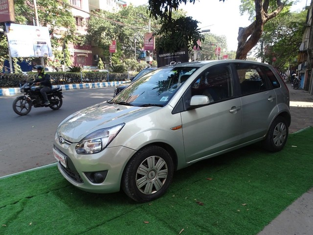 Second-hand 2012 Ford Figo Petrol EXI for sale in Kolkata-3