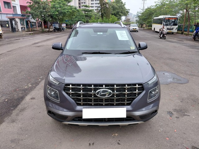 Second-hand 2019 Hyundai Venue SX Plus Turbo DCT BSIV for sale in Mumbai-3