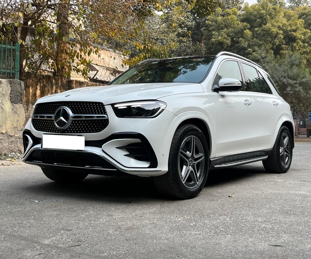 Second-hand 2025 Mercedes-Benz GLE 300d 4Matic AMG Line for sale in Noida-3