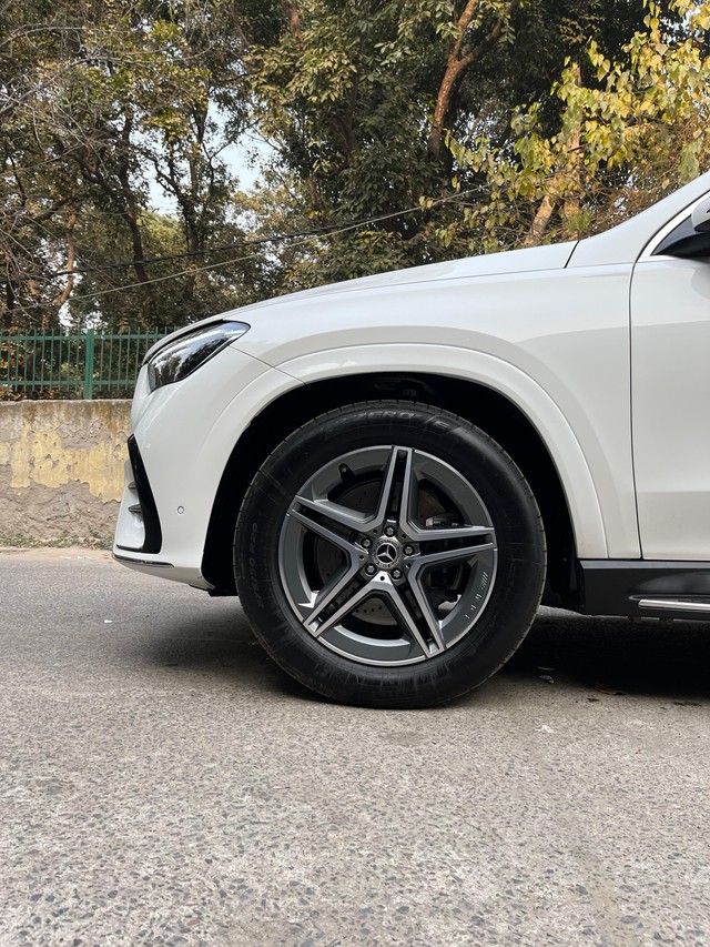 Second-hand 2025 Mercedes-Benz GLE 300d 4Matic AMG Line for sale in Noida-7