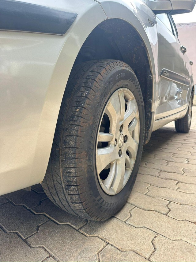 Second-hand 2013 Maruti Swift Dzire ZXI for sale in Karaikudi-8