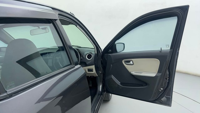 Second-hand 2017 Maruti Alto K10 VXI for sale in Ahmedabad-16