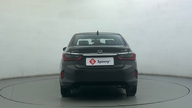 Second-hand 2022 Honda City VX MT for sale in Ahmedabad-4