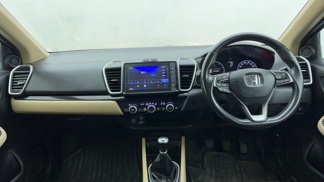 Second-hand 2022 Honda City VX MT for sale in Ahmedabad-11