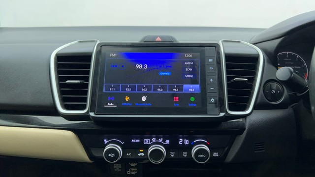 Second-hand 2022 Honda City VX MT for sale in Ahmedabad-31