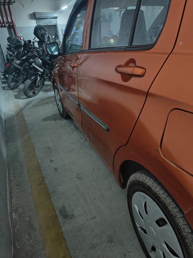 Second-hand 2017 Maruti Celerio Green VXI for sale in Greater Noida-3