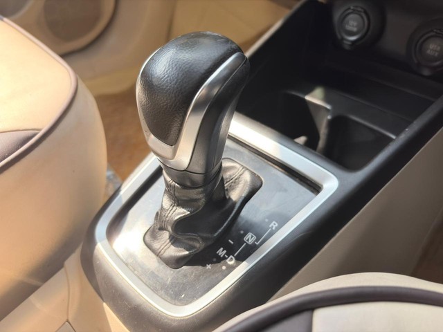 Second-hand 2018 Maruti Swift Dzire AMT ZXI BS IV for sale in Thane-9