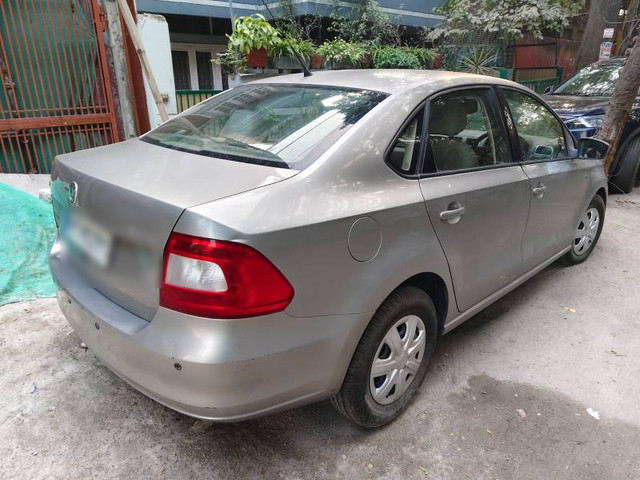 Second-hand 2012 Skoda Rapid 1.6 MPI Ambition for sale in Bangalore-4