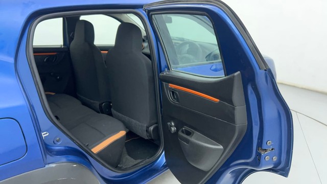 Second-hand 2017 Renault KWID Climber 1.0 MT for sale in Ahmedabad-24