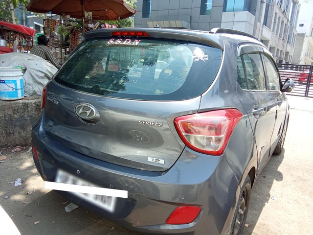 Second-hand 2015 Hyundai i10 Era for sale in Noida-4