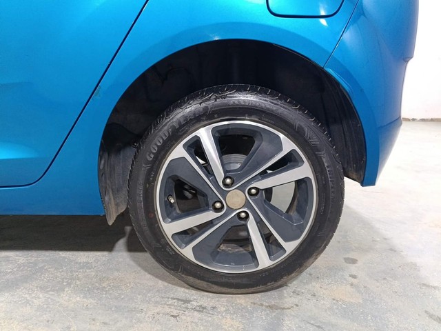 Second-hand 2021 Tata Altroz XZ Plus for sale in Kochi-19