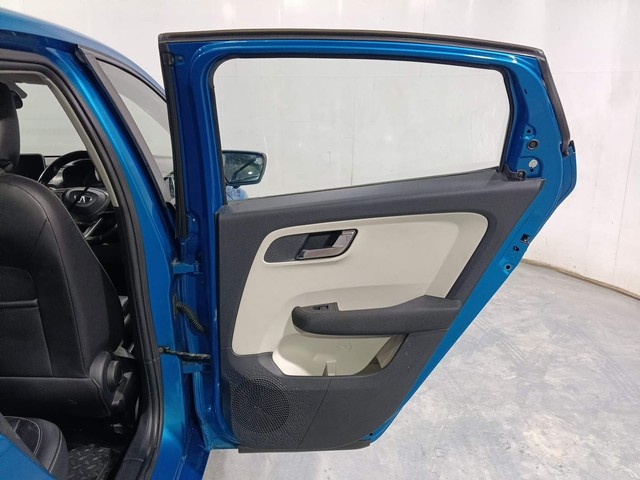 Second-hand 2021 Tata Altroz XZ Plus for sale in Kochi-23