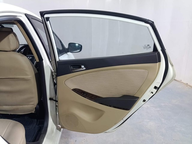 Second-hand 2013 Hyundai Verna 1.6 CRDi SX for sale in Kochi-28