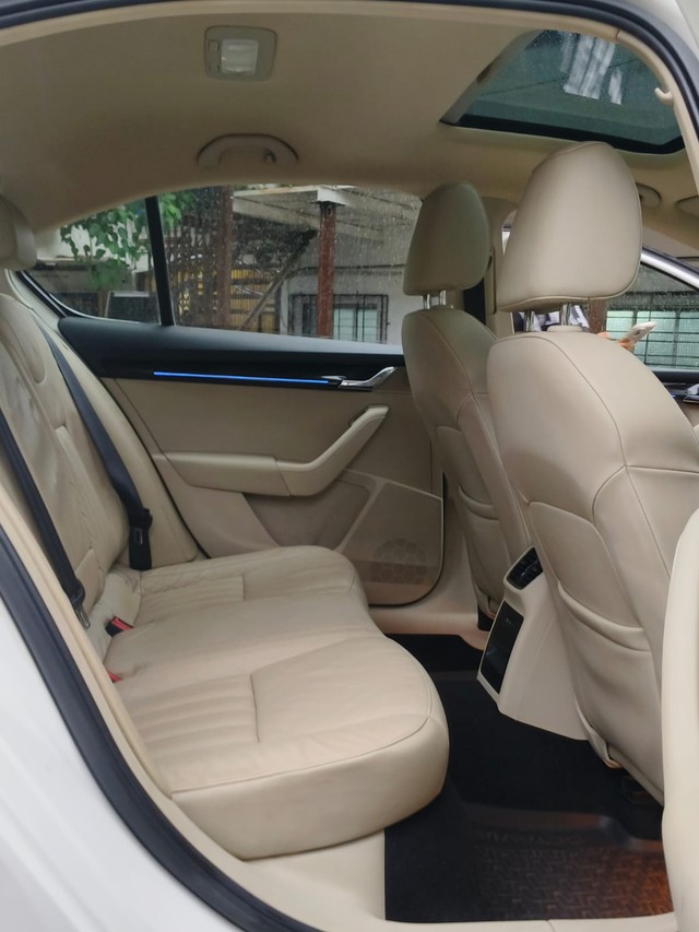 Skoda Octavia 1.8 TSI AT L K Second-hand 2018 Skoda Octavia 1.8 TSI AT L K for sale in Mumbai-10