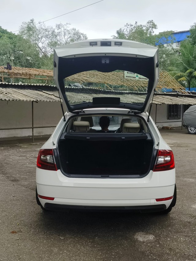 Skoda Octavia 1.8 TSI AT L K Second-hand 2018 Skoda Octavia 1.8 TSI AT L K for sale in Mumbai-15