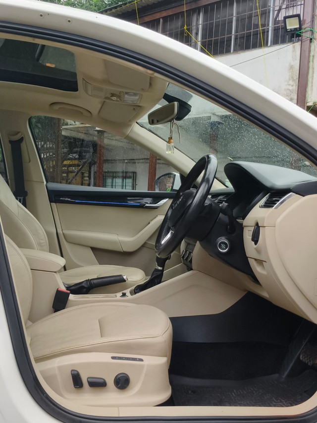 Skoda Octavia 1.8 TSI AT L K Second-hand 2018 Skoda Octavia 1.8 TSI AT L K for sale in Mumbai-12