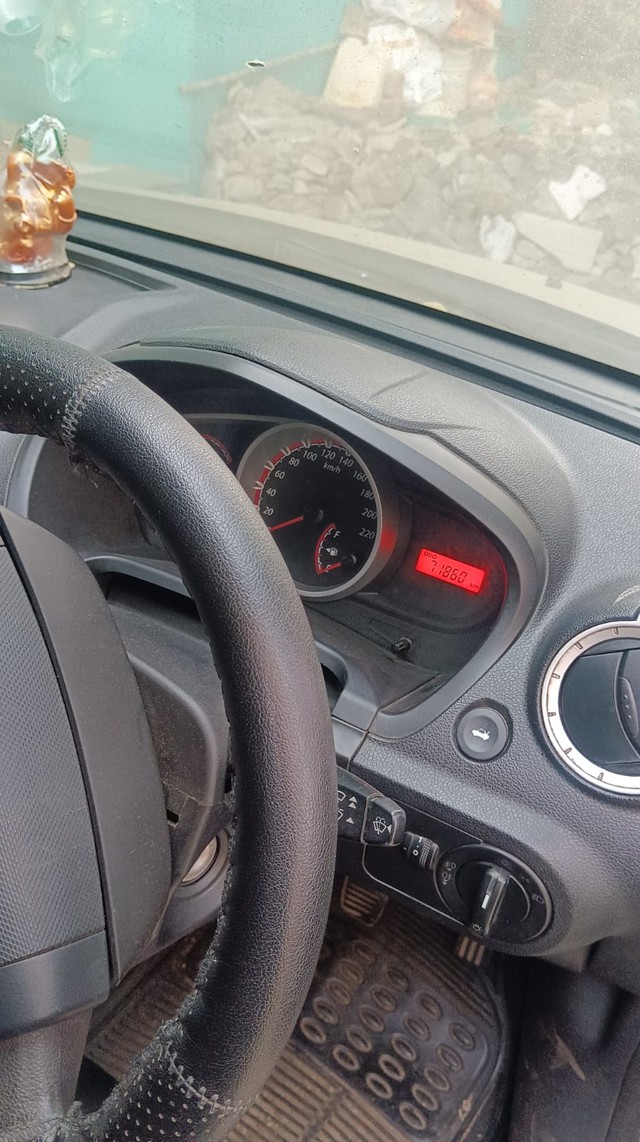 Second-hand 2011 Ford Figo Diesel ZXI for sale in Mhow-5