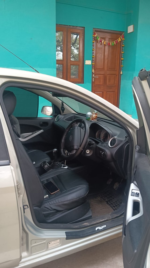 Second-hand 2011 Ford Figo Diesel ZXI for sale in Mhow-8