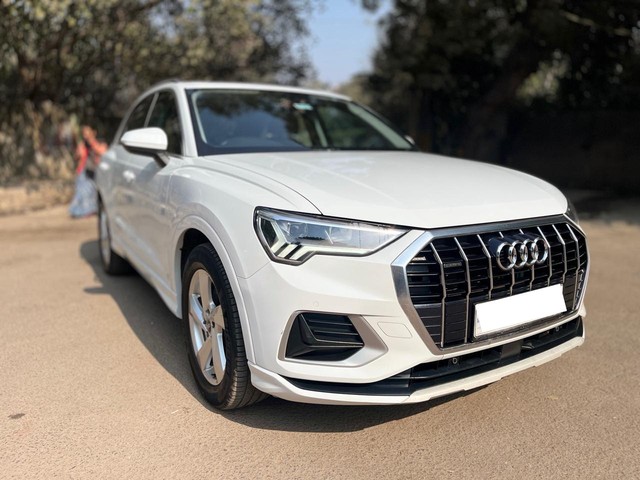 Second-hand 2023 Audi Q3 Premium Plus for sale in New Delhi-17