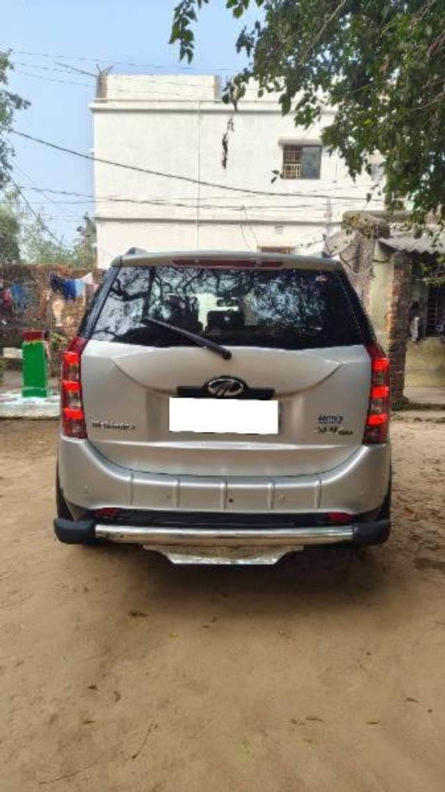 Second-hand 2013 Mahindra XUV500 W8 FWD for sale in Cuttack-2