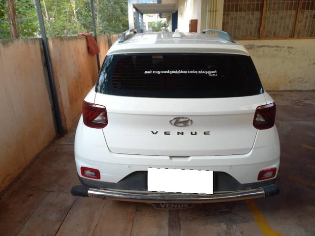 Second-hand 2021 Hyundai Venue S Plus for sale in Karaikudi-2