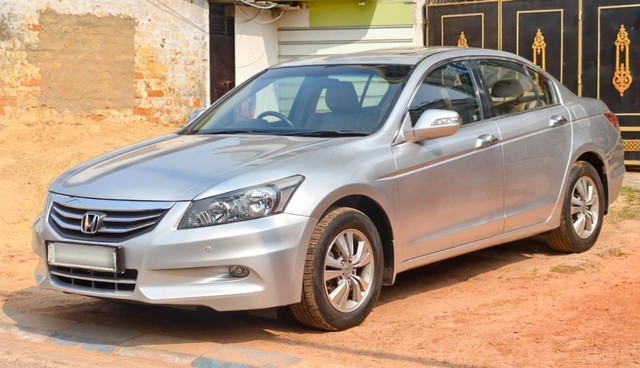 Second-hand 2013 Honda New Accord 2.4 M/T for sale in Kolkata-1
