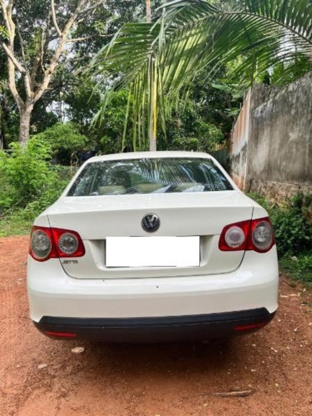 Volkswagen Jetta 1.6 Trendline Second-hand 2009 Volkswagen Jetta 1.6 Trendline for sale in Kanyakumari-2