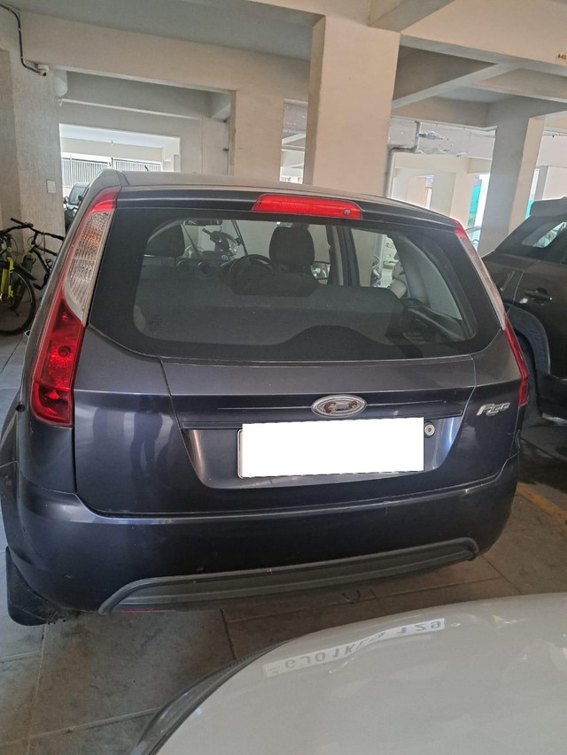 Ford Figo Petrol ZXI Second-hand 2010 Ford Figo Petrol ZXI for sale in Ahmedabad-1