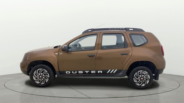 Renault Duster 1.5 Petrol RXE Second-hand 2018 Renault Duster 1.5 Petrol RXE for sale in Ahmedabad-5