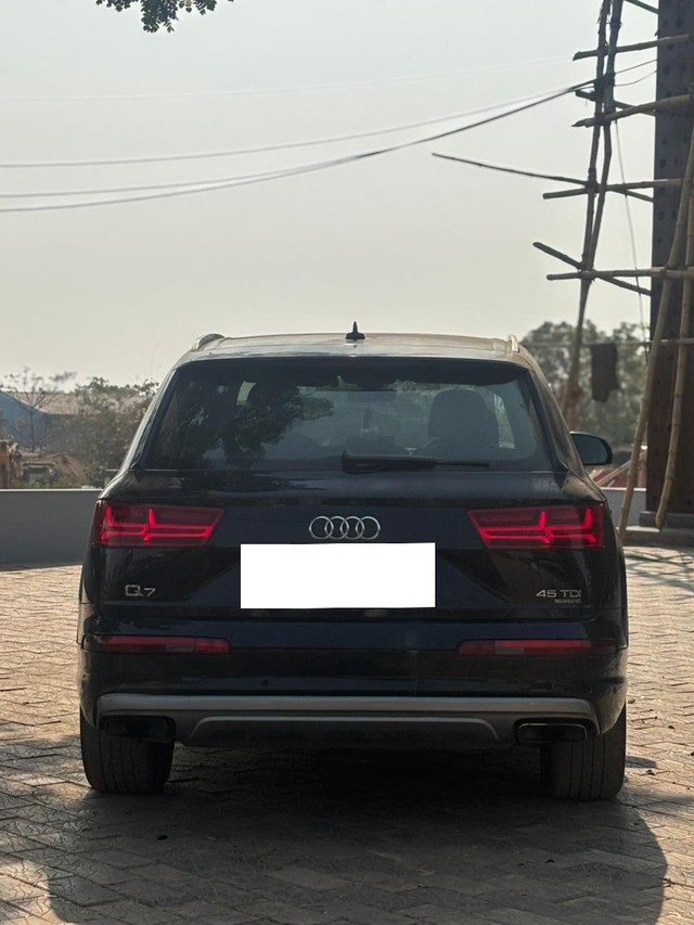 Second-hand 2018 Audi Q7 45 TDI Quattro Technology for sale in Bhubaneswar-5