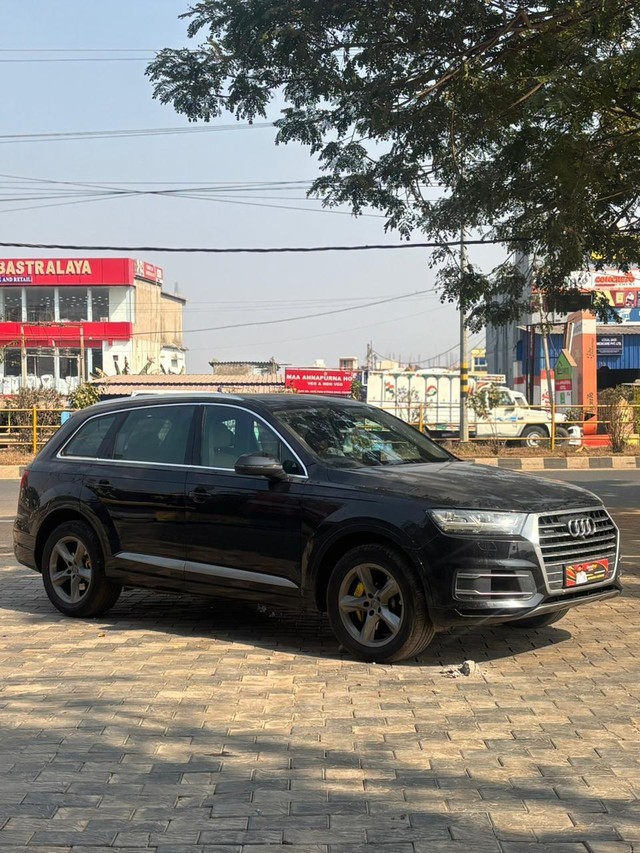 Second-hand 2018 Audi Q7 45 TDI Quattro Technology for sale in Bhubaneswar-4