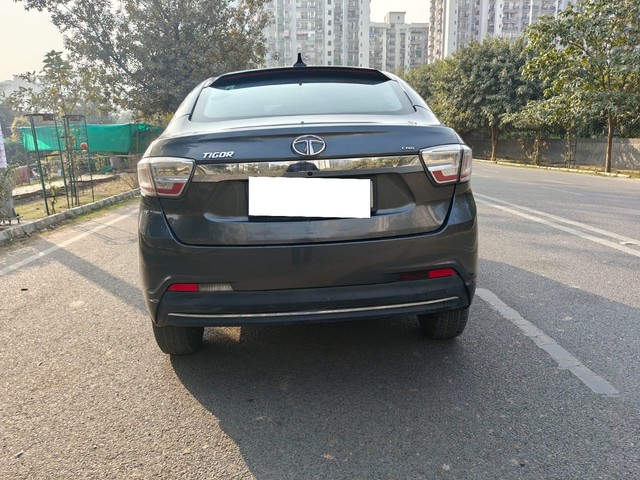 Second-hand 2022 Tata Tigor XZ Plus CNG BSVI for sale in Noida-2