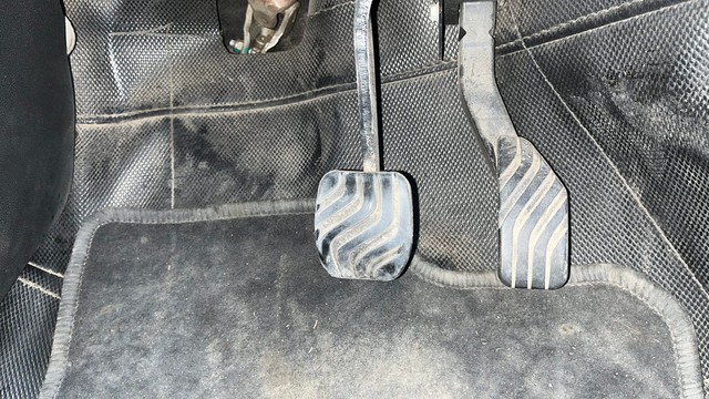 Second-hand 2020 Renault Triber RXZ EASY-R AMT for sale in Hyderabad-14