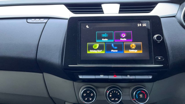 Second-hand 2020 Renault Triber RXZ EASY-R AMT for sale in Hyderabad-32