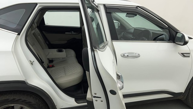 Second-hand 2022 Kia Seltos HTX IVT for sale in Thane-25